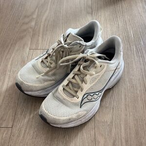 Saucony Women 6 Cream Athletic Sneakers